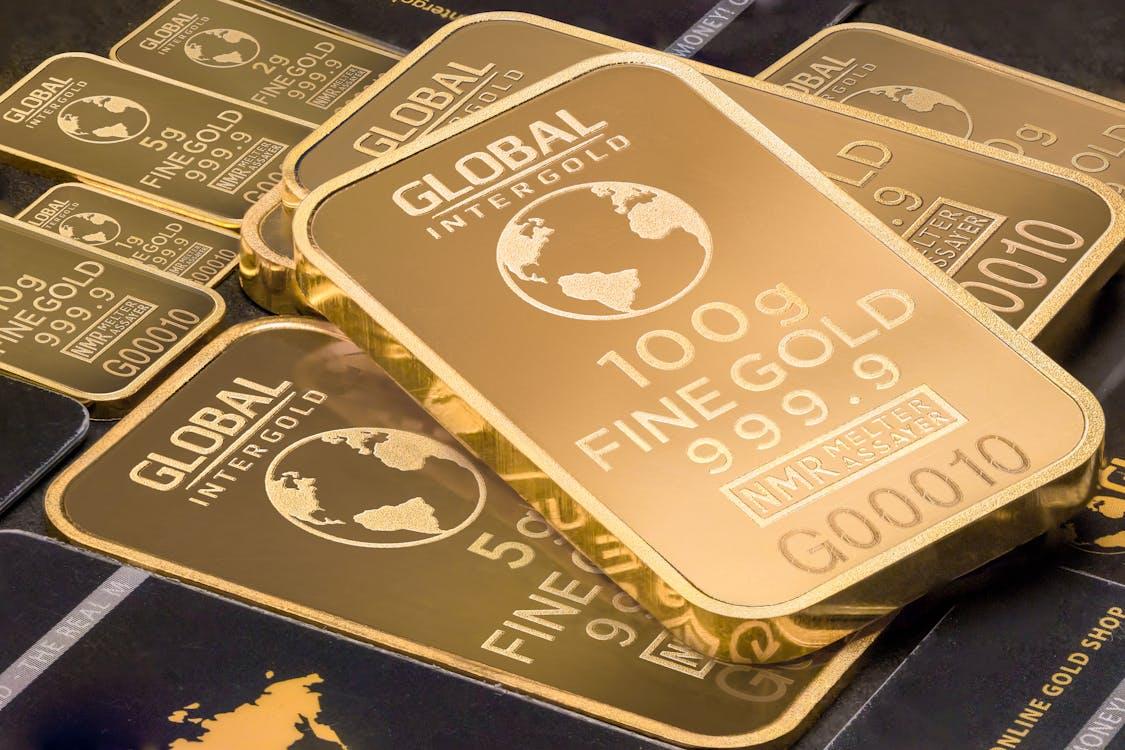 الذهب يواصل الارتفاع بمكاسب 6% والأنظار نحو 3500